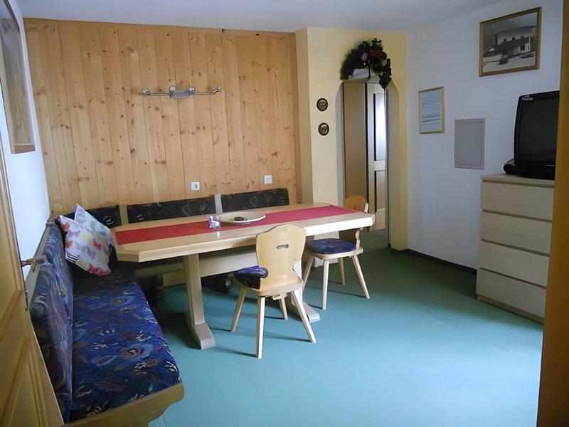 C3789F8B9F17164DD33F9364252E41D3