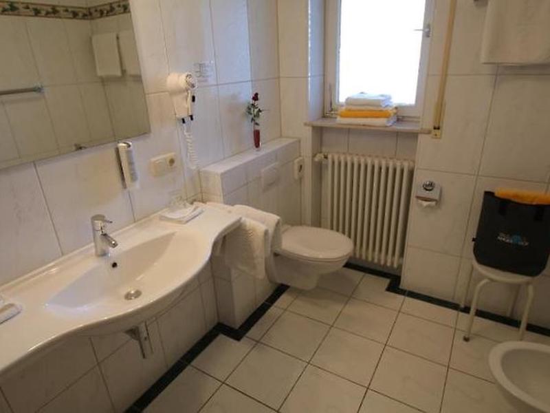 77E3FD0DFF976169DE753939CD22F9EC