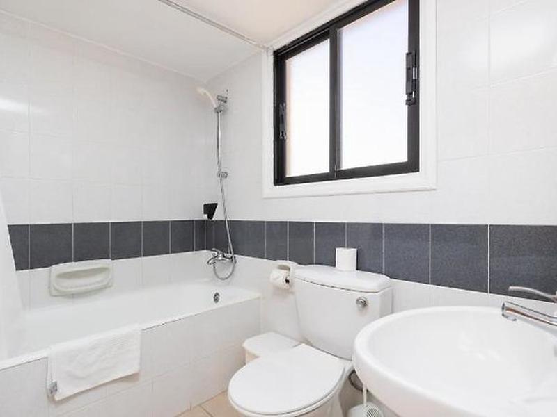 5C6B282CD0091B0452A8D94BCADC27E1