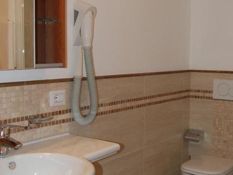 9D0CCEDBD442F905635752D3C22EAB6A