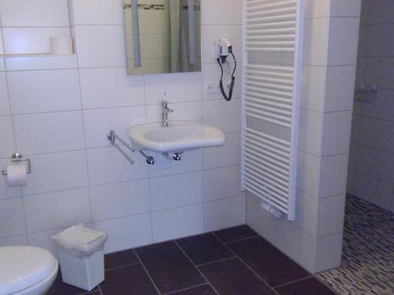 63D628735818AA0DADD293CB5EF41C92