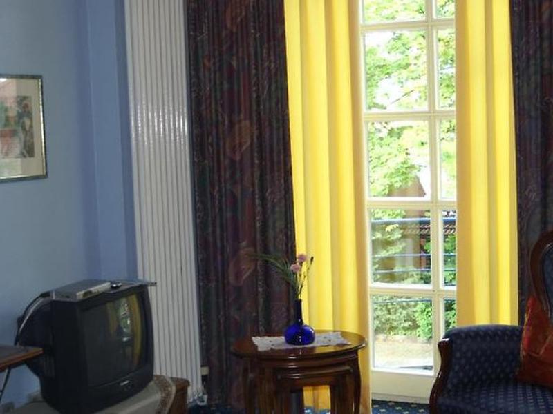 31AAF0F22F500F13BBAD0A0D5981D3CA