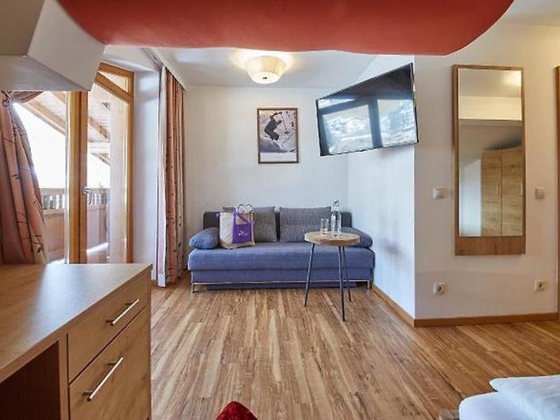 127D03328A8DFD717EBB9D53463FA40B