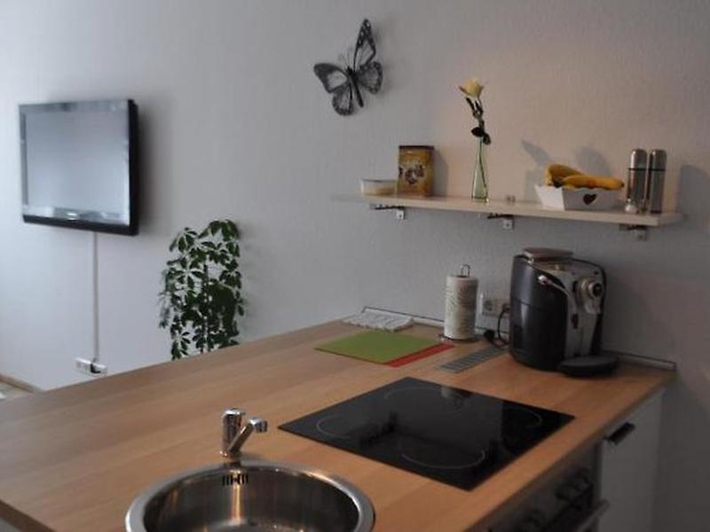 46BDA7989BC003DE293B657ED98F6E84