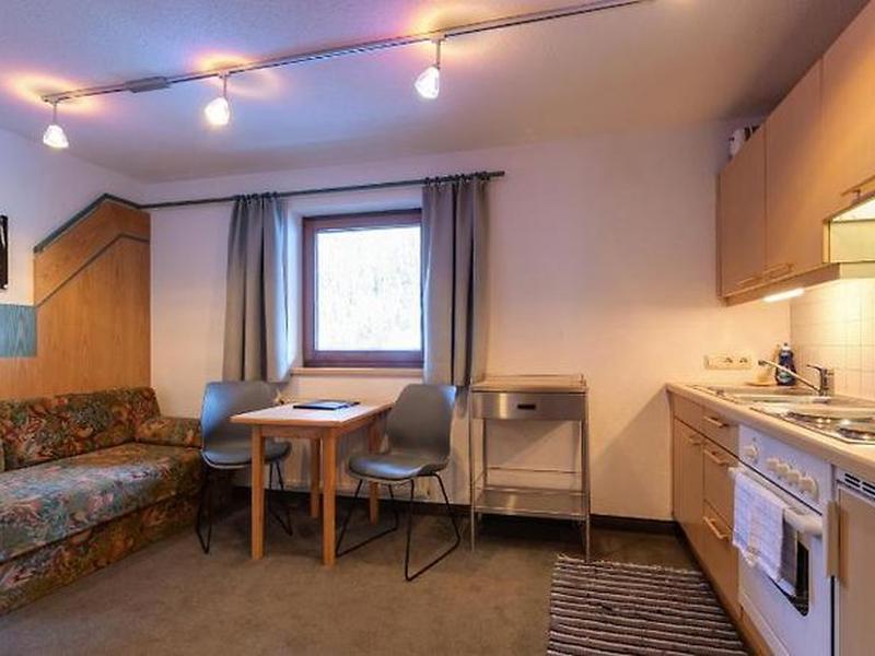 82411BF056B3089F080831C9435A2868