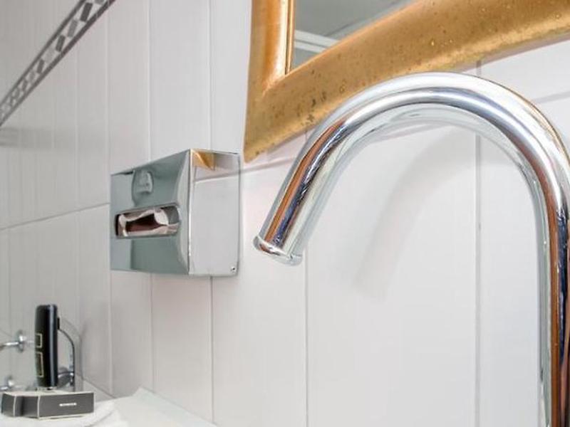 312BDB70CD81AA2D26D3082E072E24A9