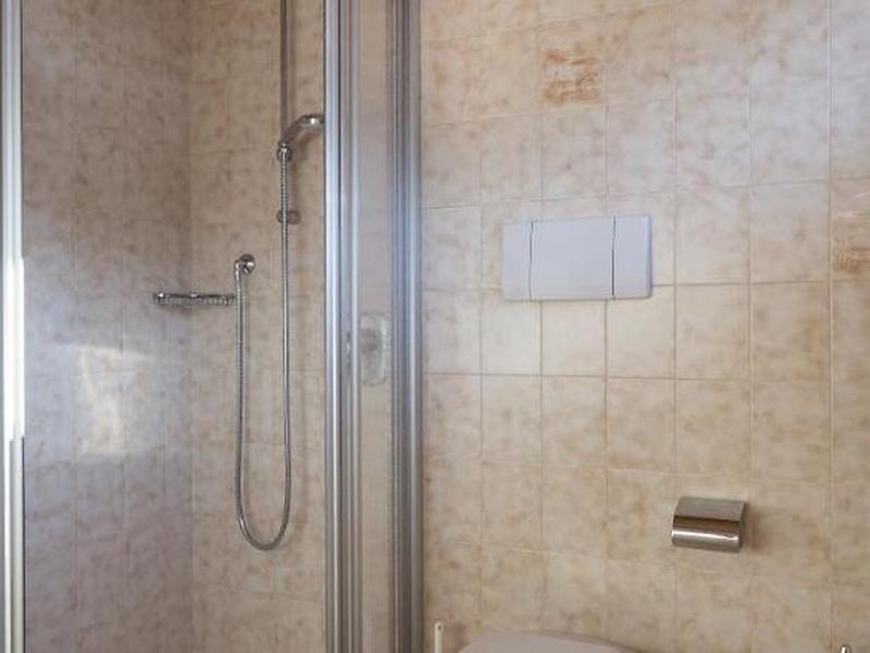 18FA803C89E4301AB590F023F0F374B7