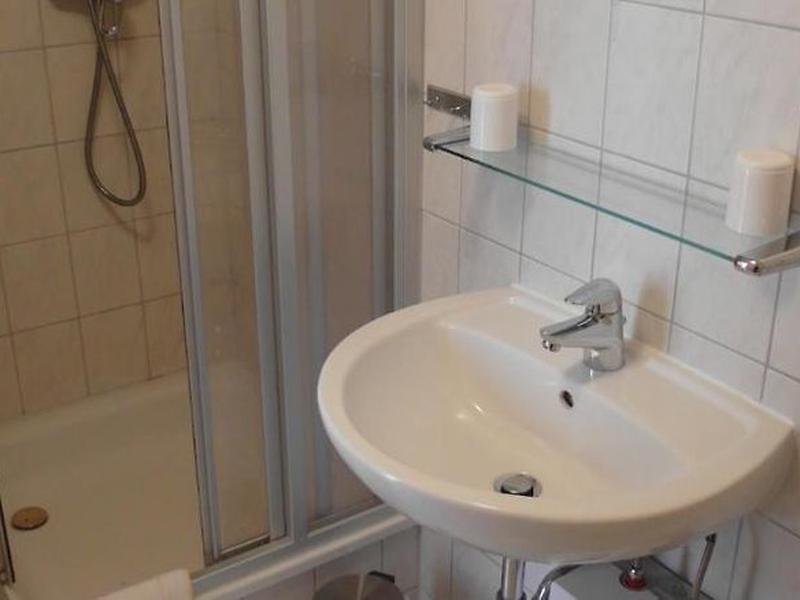 250E2AC45CE34147342A671D9D511240