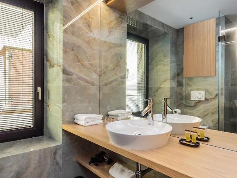 6D297210D4ABBA17EF9CA47EF3BB5AC3