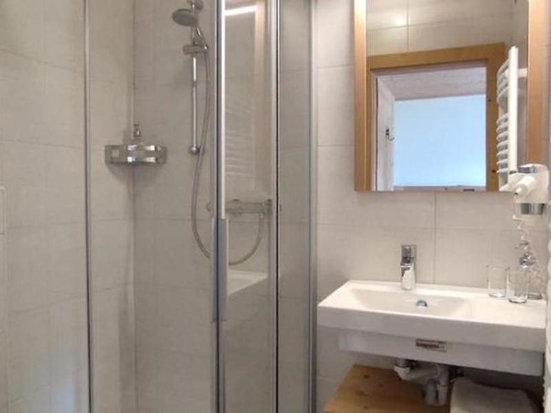 08F043A06F0BFB8BBFC3EF490A04B987