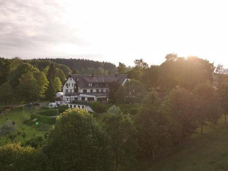 E8A693BEB878CE6457DEEF8D17A27F0B