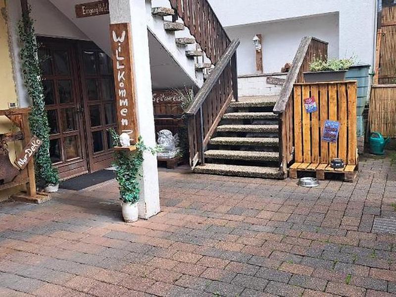 B10D891D9C5F3C58F776948D52F986AA