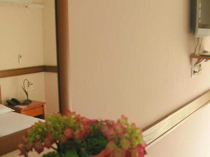 960673E96A630C10AA8FBB18E2565ED7