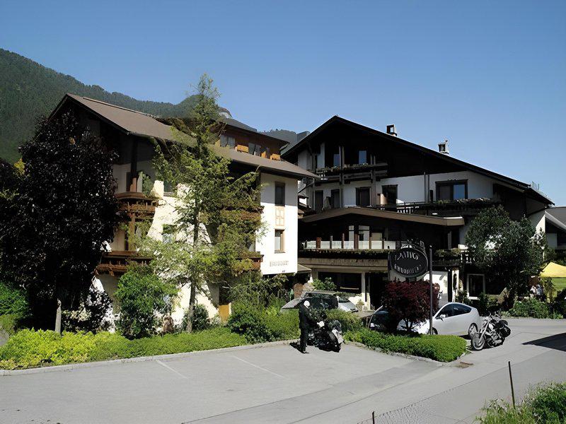 579032CB1E03387CD60207DDEE6FEA53