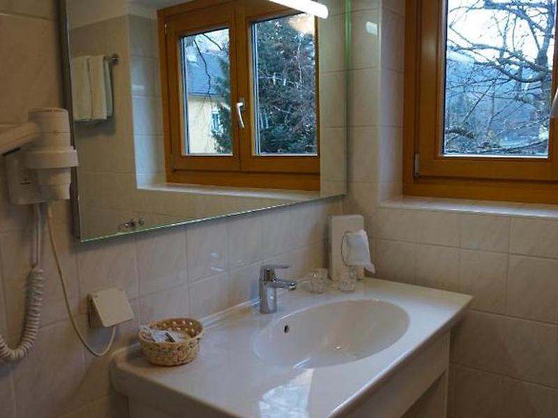 2128A0C49C8D61FC63E97584F95283CA