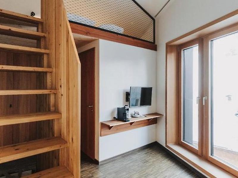 E4E2193F665EB6F2B2918C698C08013D