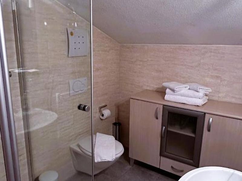 CBCE33D18ACD8481D8C81D1824B822DD