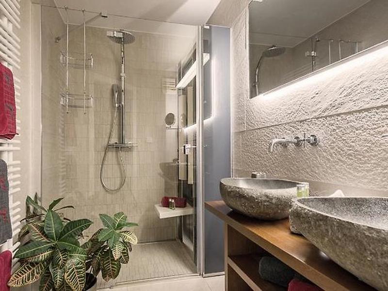 7B77A4645DA1EDC1CA5F51A3438EB704