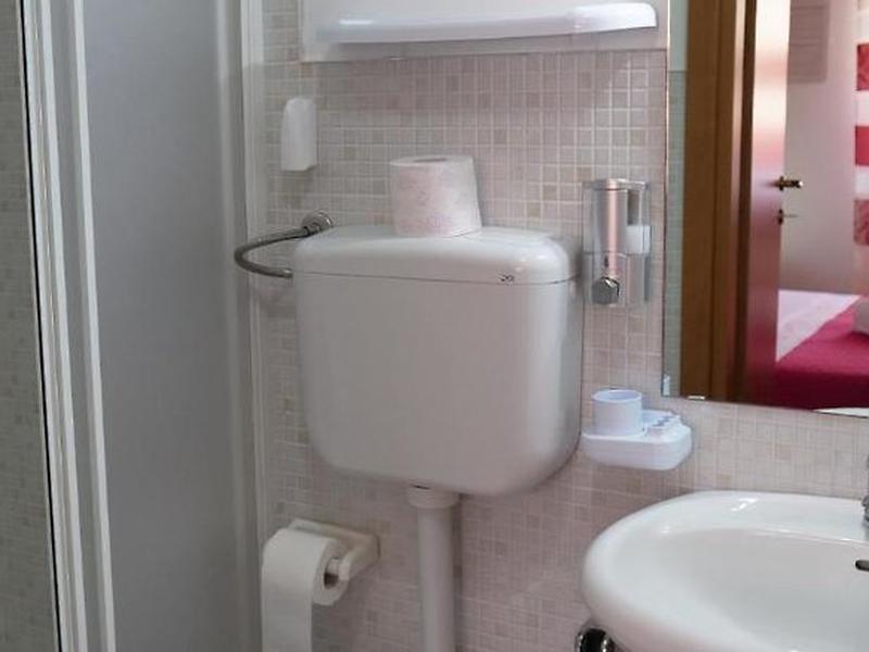 8A7310F5D5D23DB8B1D0ECC27144F971