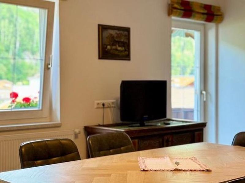 E2B5FCEC696189E0960B366AFCE2A385