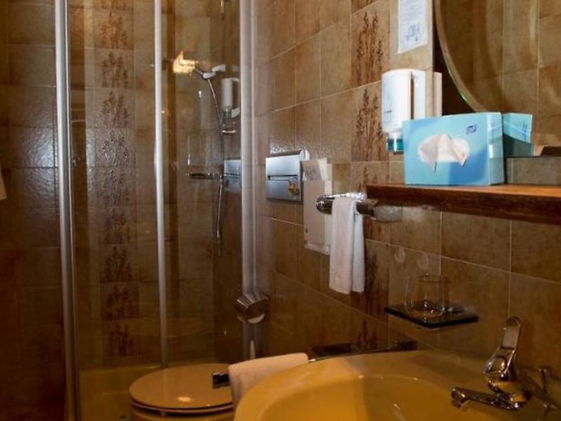 9A02553F1013D0E19D4A154D68246D62