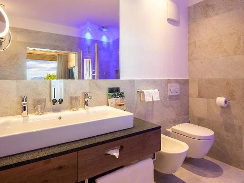 F4F7FC67DBB0FDB08ABC596980F137F3