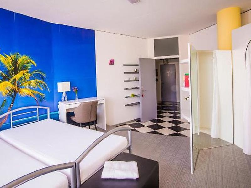 A6AF9B758CCE3C04F96B437B8B31B69C