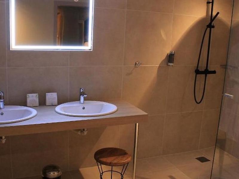 010576509017E0D1C408093D7E689B02