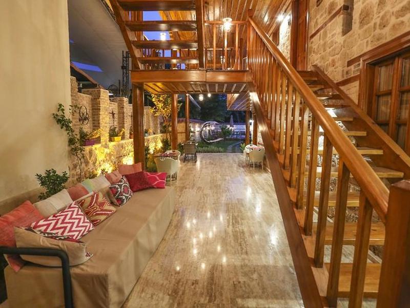 127FBF0E1EEAEC042D4031A5C18636E2