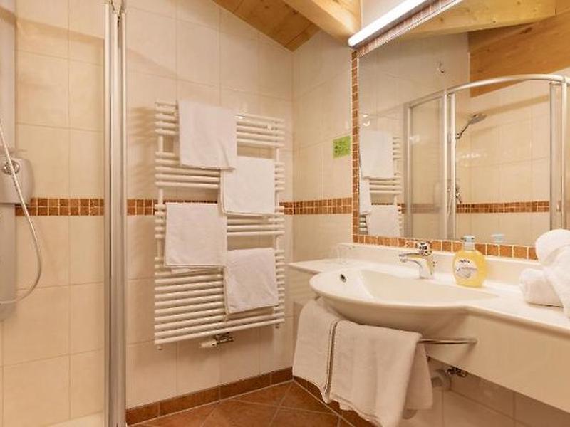 D00ADB613445A7E7AE15CB873521B899