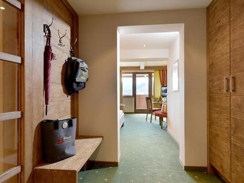 9F7751E682EF63BB63F0F88CAD095D84