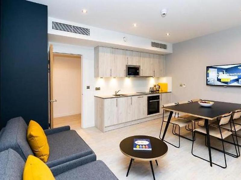 5A133485362214AFEC41A0537DABEA30