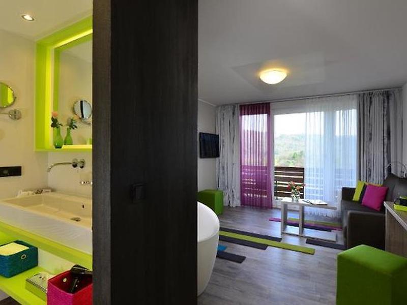 988D5A9CBAE004DB236CB32EEEE8E7EC