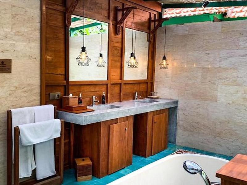 BC09FF8FEA835E28B19C98726B013FB9