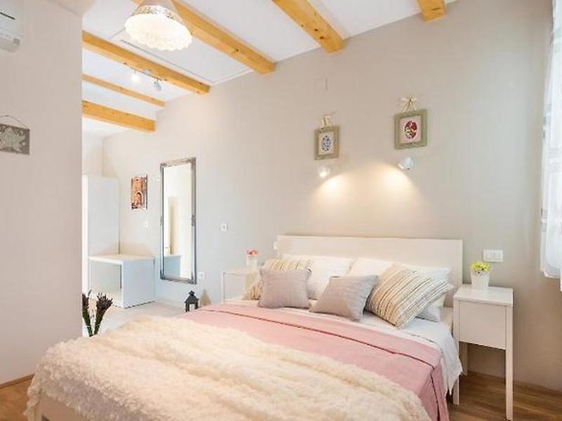 0127FCF4D7101D1C5B5DFC0CCAAB73EA