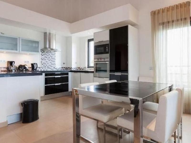 A76DCE4E542B535C61E5B5D4CA29E3A5