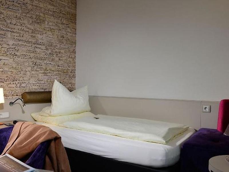 94DF8DFC8D84D87F4AF12223A1A550BE