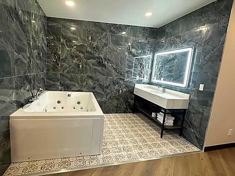 5F1B71235EDA38A06494364D46F876AD