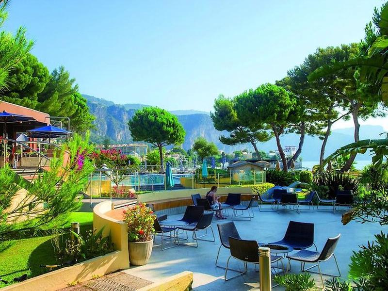 73423C13D1B948F95E8037AE7FAA44DE