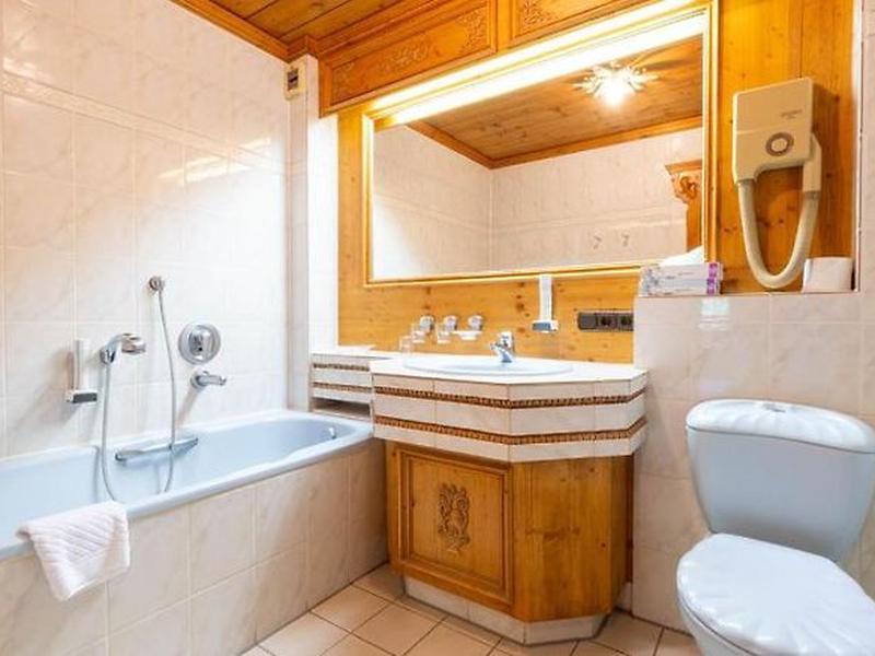 F247C80D8E105D60F7589C73BE5715FB