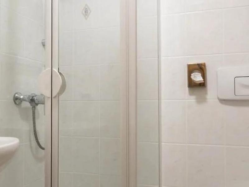 F3A9CC2BE3A7E7046B5AA4512AD376C6