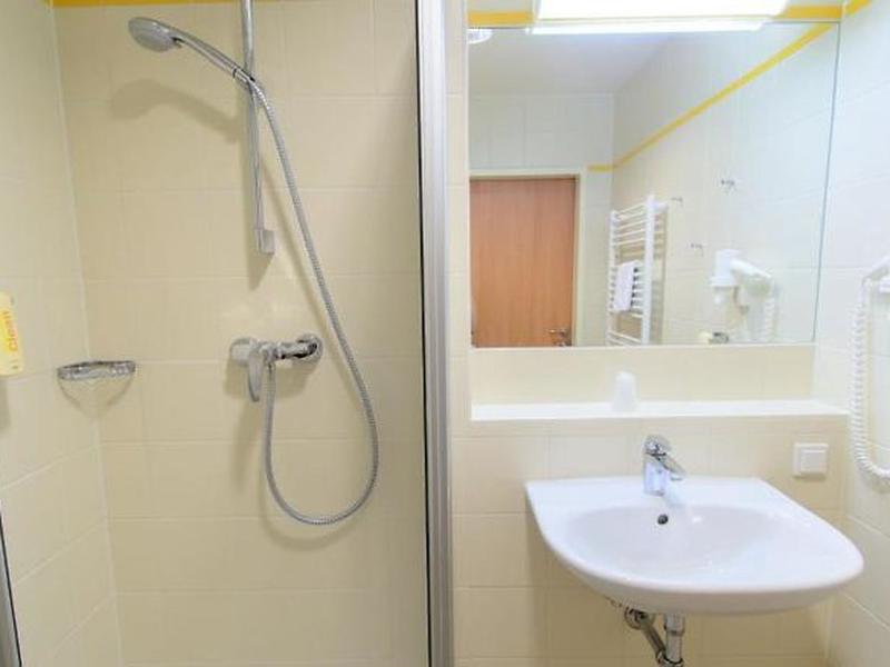 B4E25884246A0331AA832835A698768B