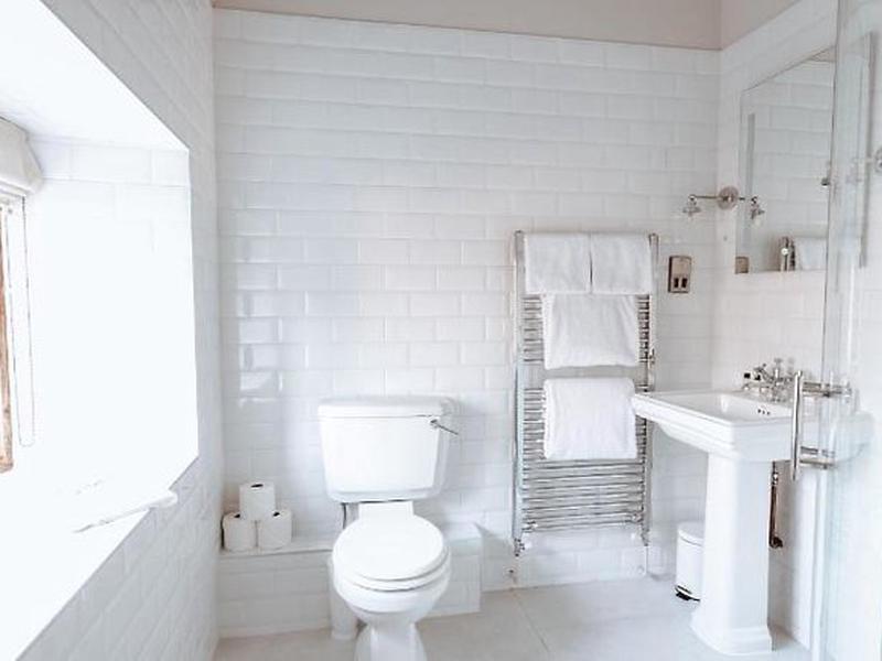 2426F82A3145F028E12B029B9DE7A7AB