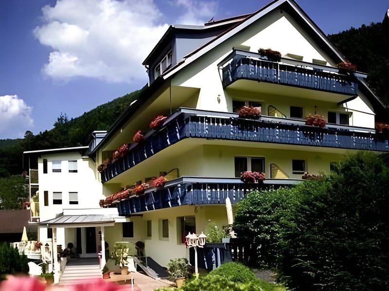 8FA34EBE4E5C7FF7FA280FF76A6F9D6A