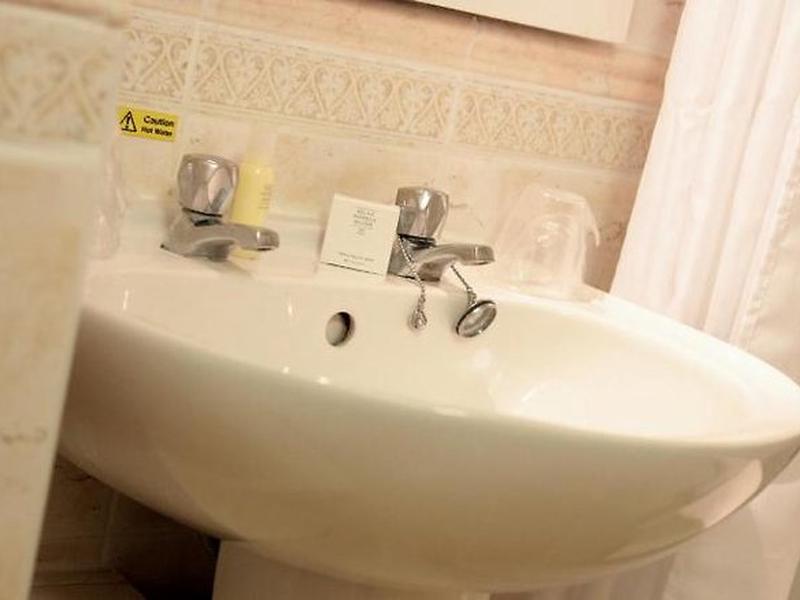 FBA8A879C770082CF0C24E74665FF29E