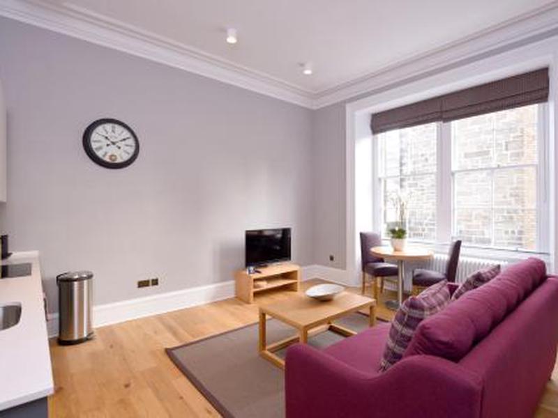 43F576EAB80F02FF5A34CDA241A6CD0C