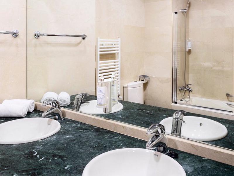 4ACFC46F0EAAF7B967A942805B5186EB