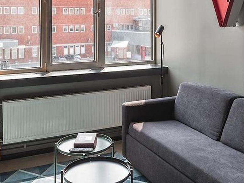 06D9CE5768049A36DF84EAD4A3B25503