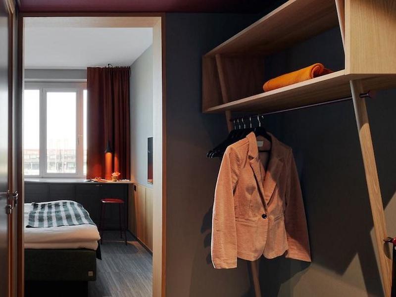 A3938527EE646C4A17B5A82876A5021C