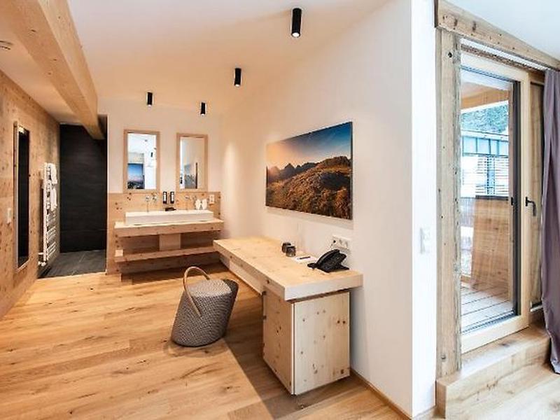 B63C3C6EB5929D2ED6147710C530F972